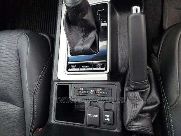 Premium Toyota Land Cruiser Prado 2.8 2019 Black