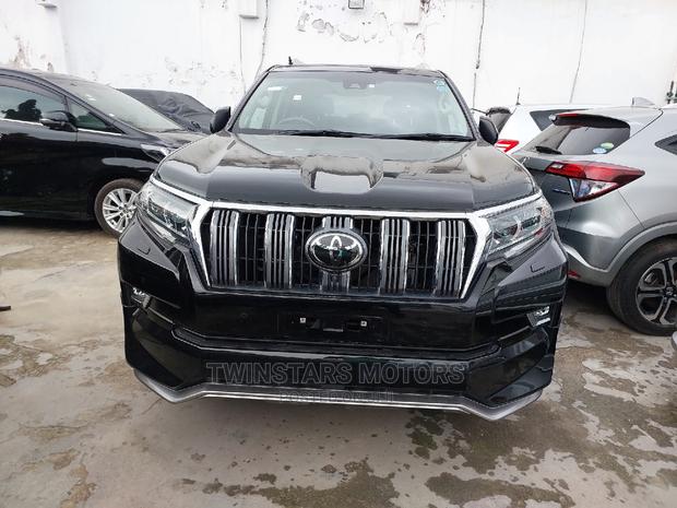 Premium Toyota Land Cruiser Prado 2.8 2019 Black
