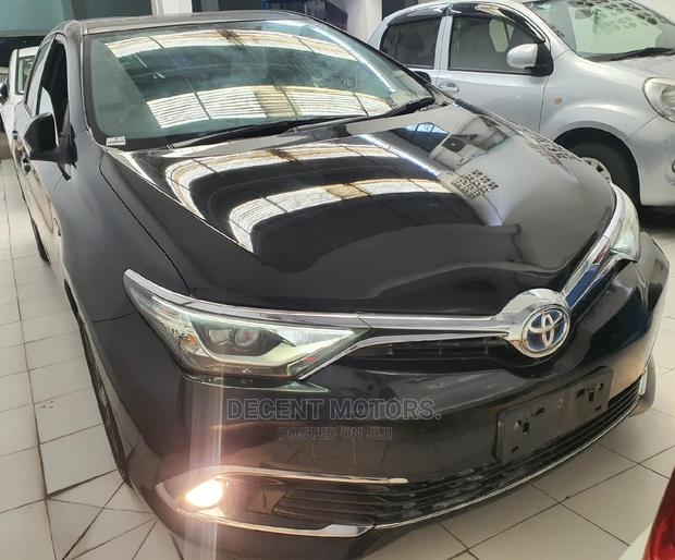 2017 Toyota Auris in Black: Compact Sedan with Black Exterior Design