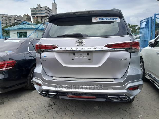 2015 Toyota Fortuner in Silver - Premium Quality and Style