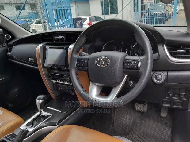 2015 Toyota Fortuner in Silver - Premium Quality and Style