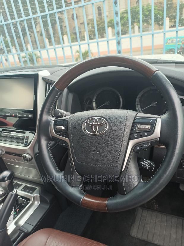 Toyota Land Cruiser 4.6 V8 ZX 2016 White