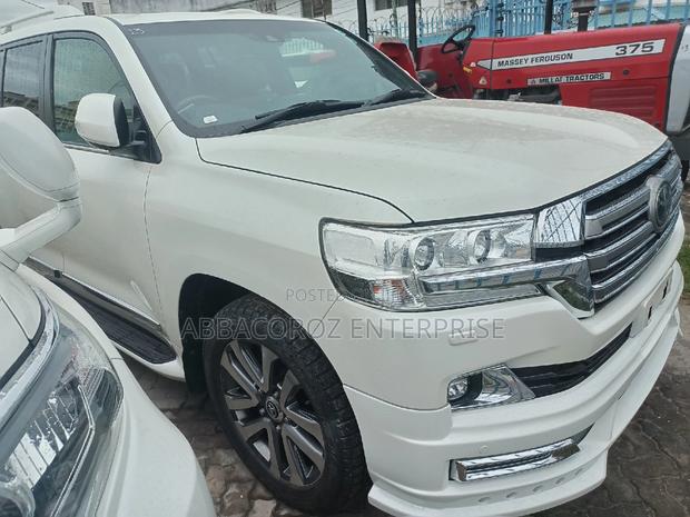 Toyota Land Cruiser 4.6 V8 ZX 2016 White