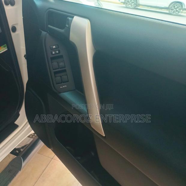 Toyota Land Cruiser Prado 4.0 2017 White