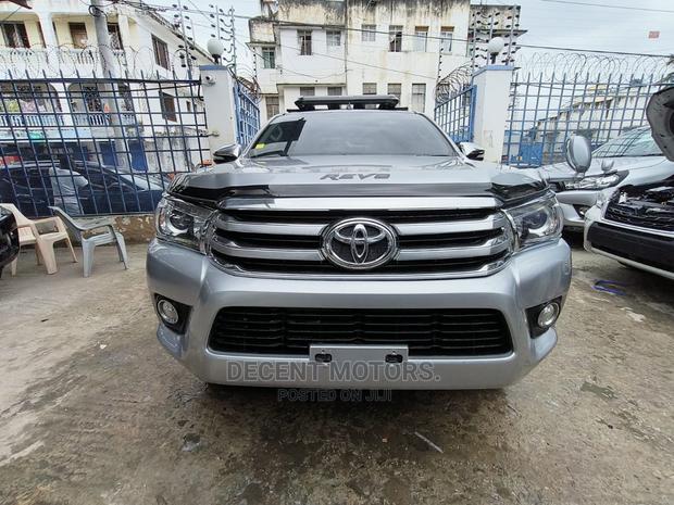 2017 Toyota Hilux in Silver - Aggressive Pickup Style
