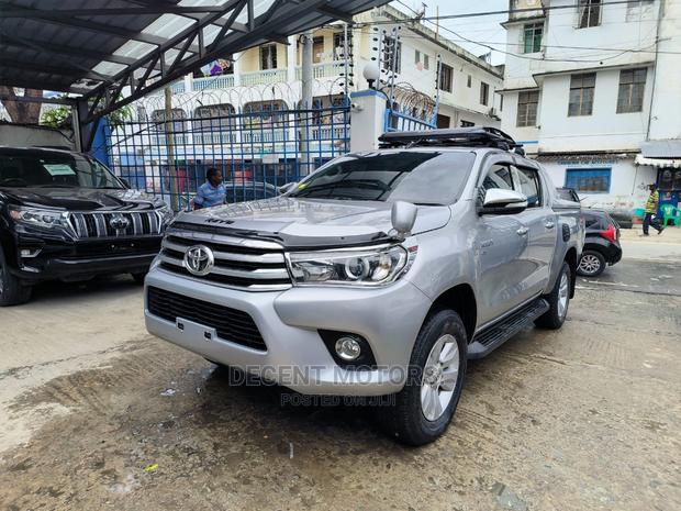 2017 Toyota Hilux in Silver - Aggressive Pickup Style