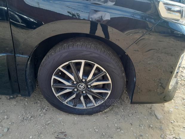 2016 Toyota Voxy Black: Luxury MPV for Sale