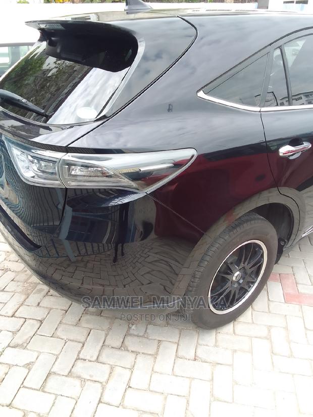 Black Toyota Harrier 2.0 4WD 2017 - Powerful SUV