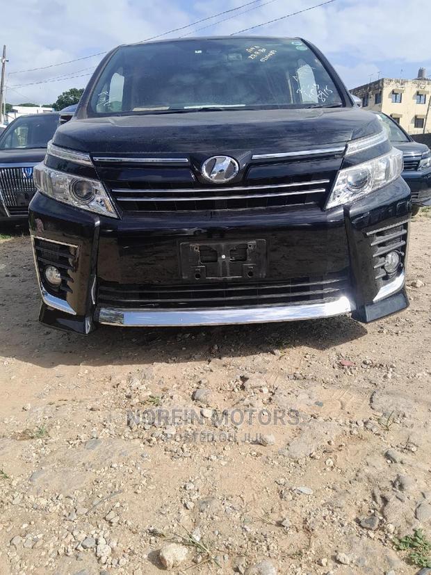 2016 Toyota Voxy Black: Luxury MPV for Sale