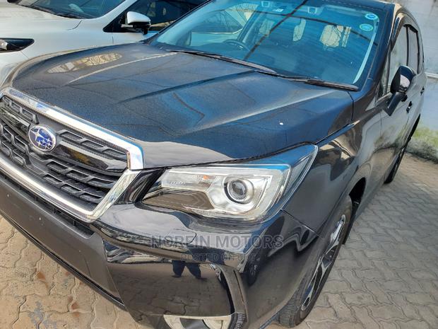 2016 Subaru Forester Gray - Spacious, Efficient, and Adventure-Ready!
