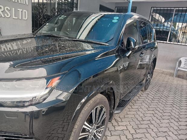 New Lexus LX 2023 Black: A Symphony of Power & Style