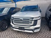 New 2022 Toyota Land Cruiser Prado in Stunning White: Experience the Thrill for sale
