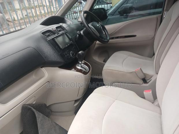 Pre-Owned 2014 Nissan Serena Silver - Versatile and Comfortable