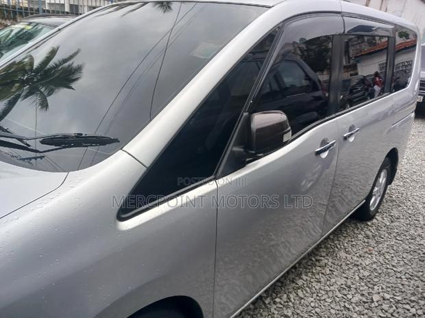 Pre-Owned 2014 Nissan Serena Silver - Versatile and Comfortable