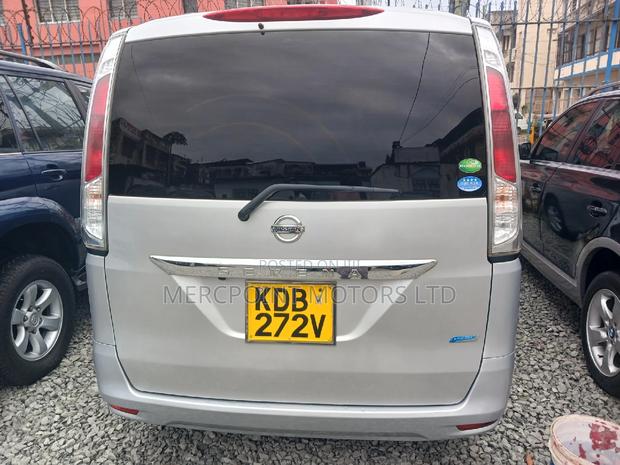 Pre-Owned 2014 Nissan Serena Silver - Versatile and Comfortable
