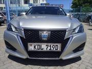 Sleek 2015 Toyota Crown Silver - Luxury on Four Wheels for sale