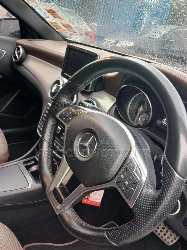Luxury 2014 Mercedes-Benz GLA 250 SV Premium - White Edition