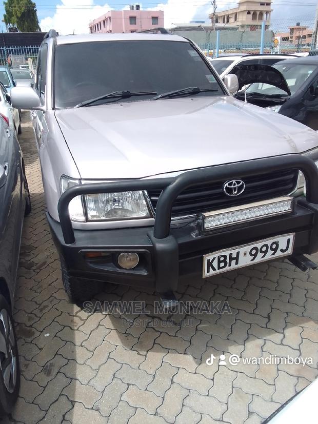 Used 2002 Toyota Land Cruiser HDJ 100, Silver Off-Roader