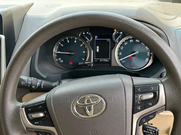 2018 Toyota Land Cruiser Prado 2.7 Luxury Black Edition