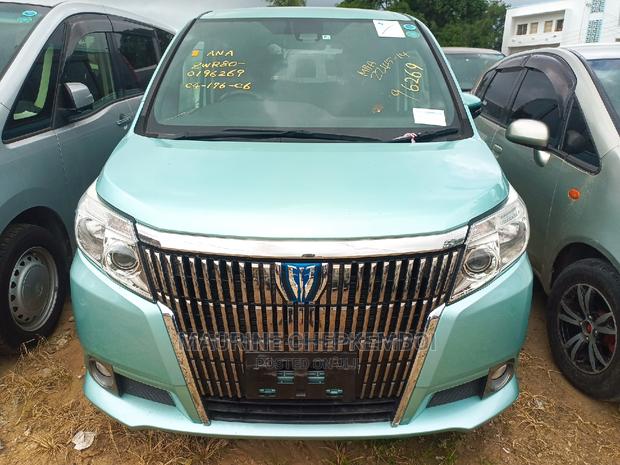 Toyota Esquire 1.8 FWD Hybrid (7 seater) 2016 Green