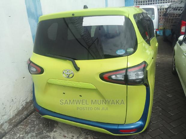 Green 2016 Toyota Porte - AWD 1.5 Pre-Owned