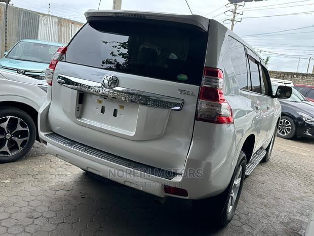 2017 Toyota Land Cruiser Prado White: Spacious Off-Road Adventure Vehicle