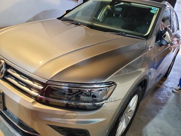 2017 Volkswagen Tiguan Gold - Luxury Compact SUV for Sale