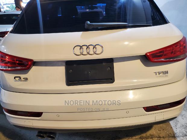 White Audi Q3 2016: Premium Compact SUV
