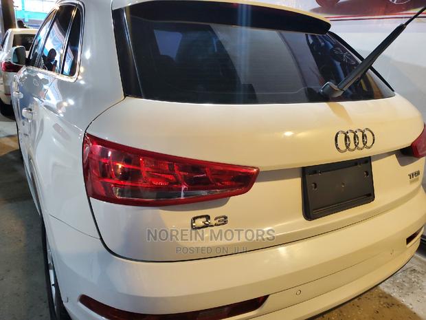 White Audi Q3 2016: Premium Compact SUV