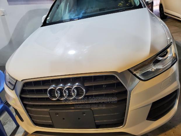 White Audi Q3 2016: Premium Compact SUV