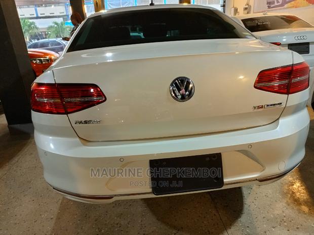 Volkswagen Passat 2016 White