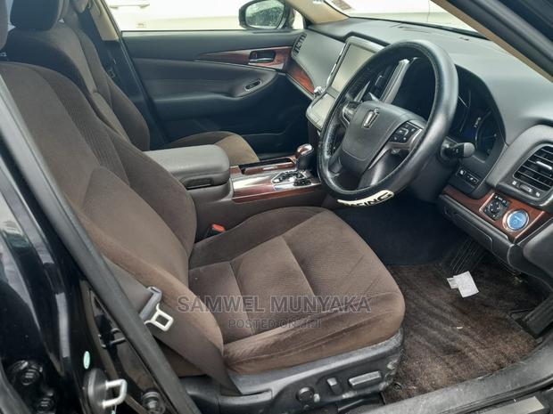 2015 Toyota Crown Majesta 2.5 AWD Hybrid - Platinum Black