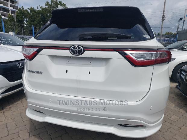 2017 Toyota Harrier 2.0 4WD - Pearl Luxury SUV