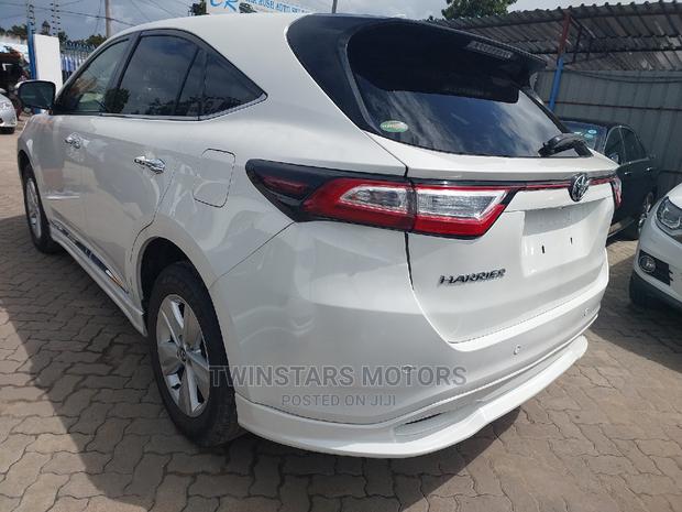 2017 Toyota Harrier 2.0 4WD - Pearl Luxury SUV