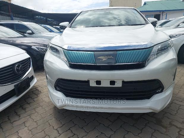 2017 Toyota Harrier 2.0 4WD - Pearl Luxury SUV