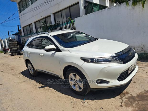 2014 Toyota Harrier White 2.0 4WD - Used Sports Utility Vehicle