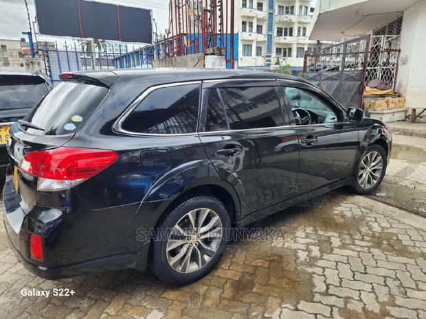 Black 2013 Subaru Outback 2.5i Limited