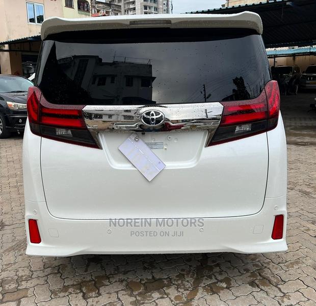 2017 Toyota Alphard Pearl Edition: Pre-Owned MPV