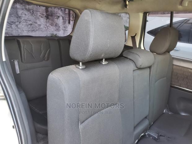 2013 Toyota ISIS Pearl - Used Luxury Vehicle
