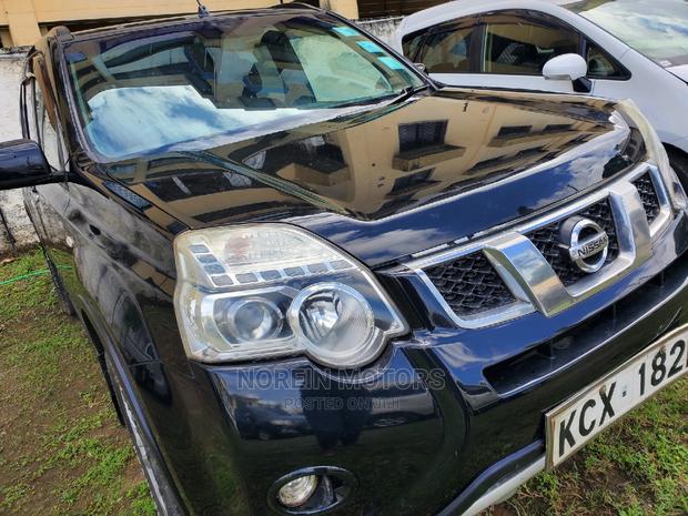2013 Nissan X-Trail Black: Stylish and Spacious Crossover