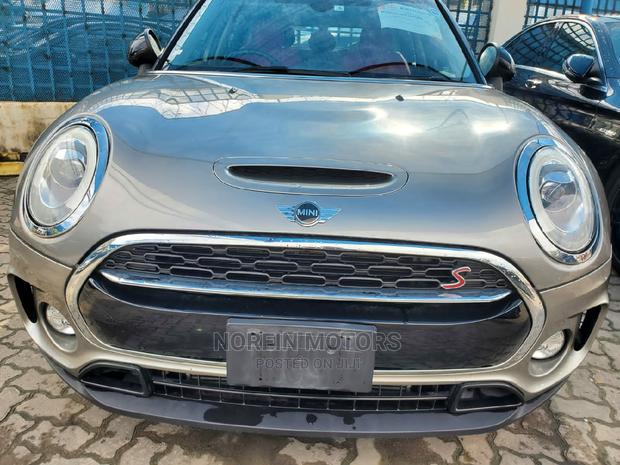 Luxury 2017 Mini Countryman Gold: Perfect for Urban Exploration