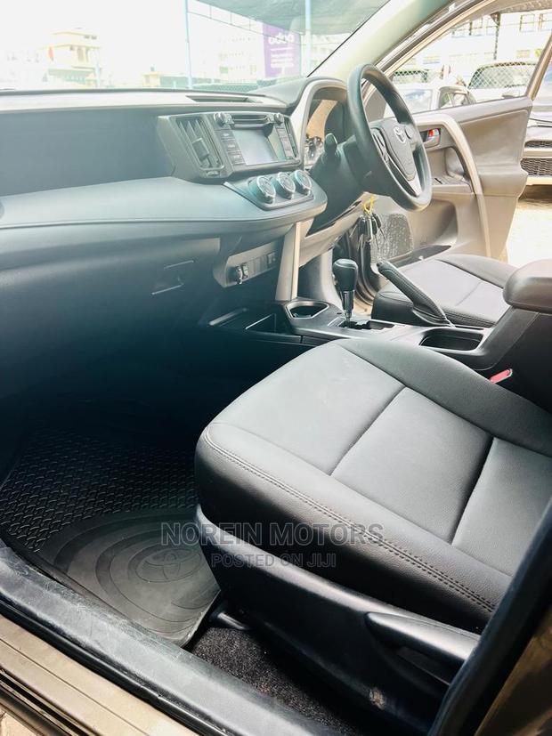 2017 Brown Toyota RAV4 SUV - Luxury and Practicality Combined for Your Driving Pleasure!