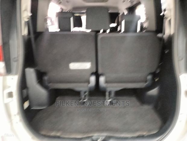 Toyota Noah 2015 Silver