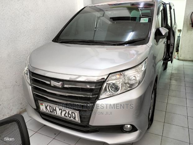 Toyota Noah 2015 Silver
