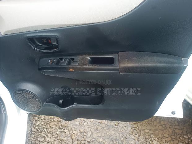 Toyota Vitz 1.0 FWD 3dr 2016 White