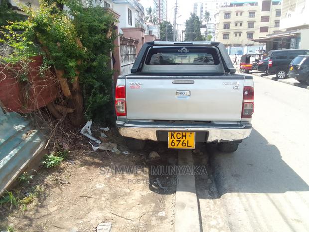 Used 2014 Toyota Hilux SR5 4x4 Silver - Reliable Off-Roader