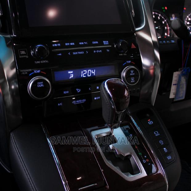 White 2016 Toyota Alphard Executive Sedan
