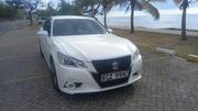 2013 Toyota Crown White - Luxury Sedan for Sale for sale