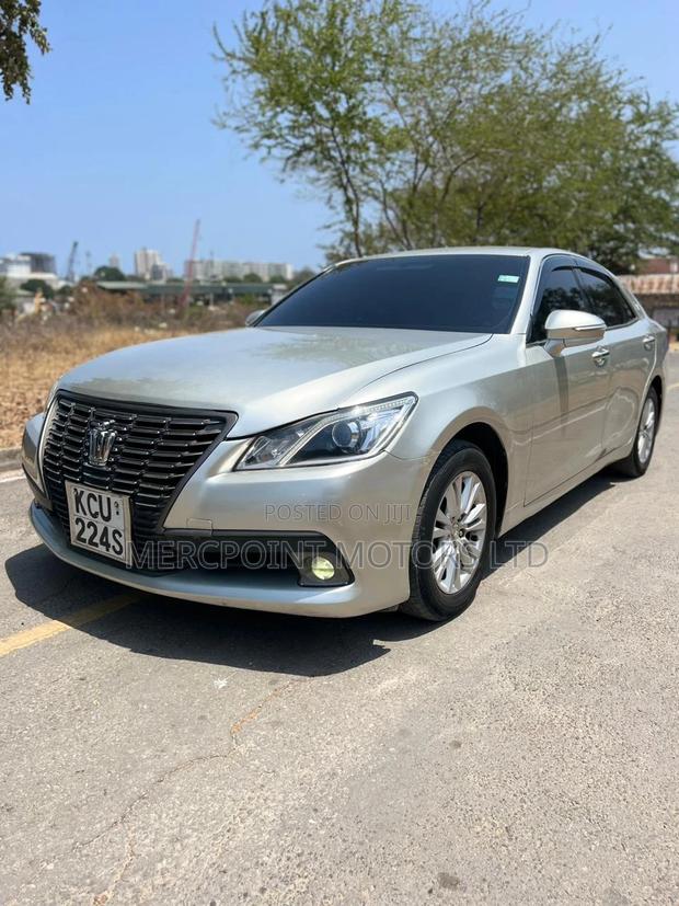 Silver 2012 Toyota Crown - Pre-Owned Premium Sedan