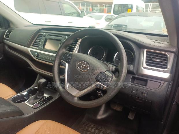 Toyota Kluger 2016 Gray